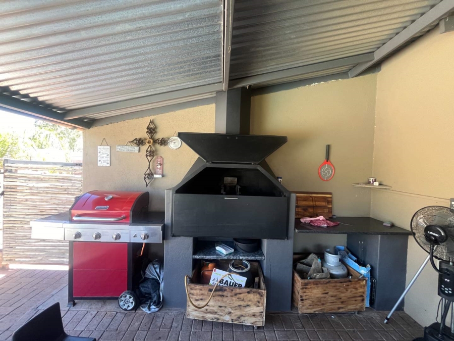 4 Bedroom Property for Sale in Keidebees Northern Cape